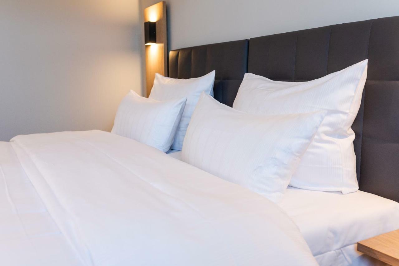 Hotel Circle Inn Ramstein-Miesenbach Buitenkant foto